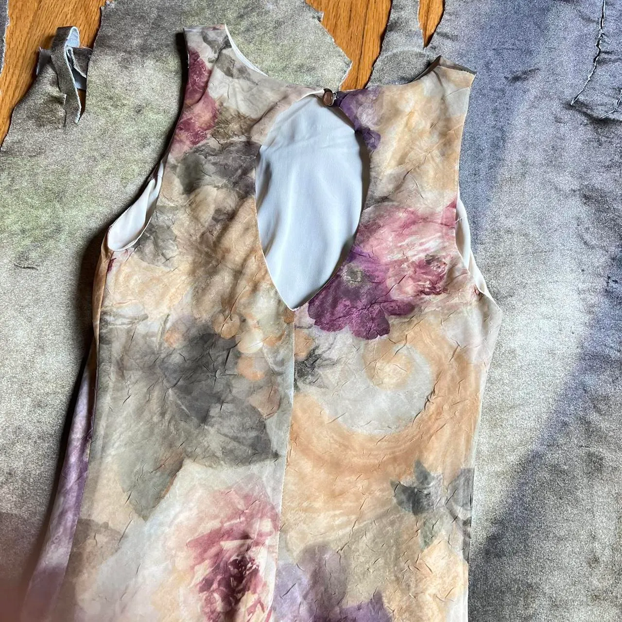 Charlotte Russe Floral Print Crinkle Textured Maxi Dress - Image 4