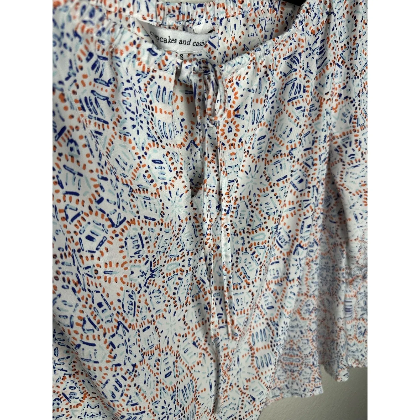 Cupcakes and Cashmere Blouse Womens Small Boho Peasant Top Print - Image 3