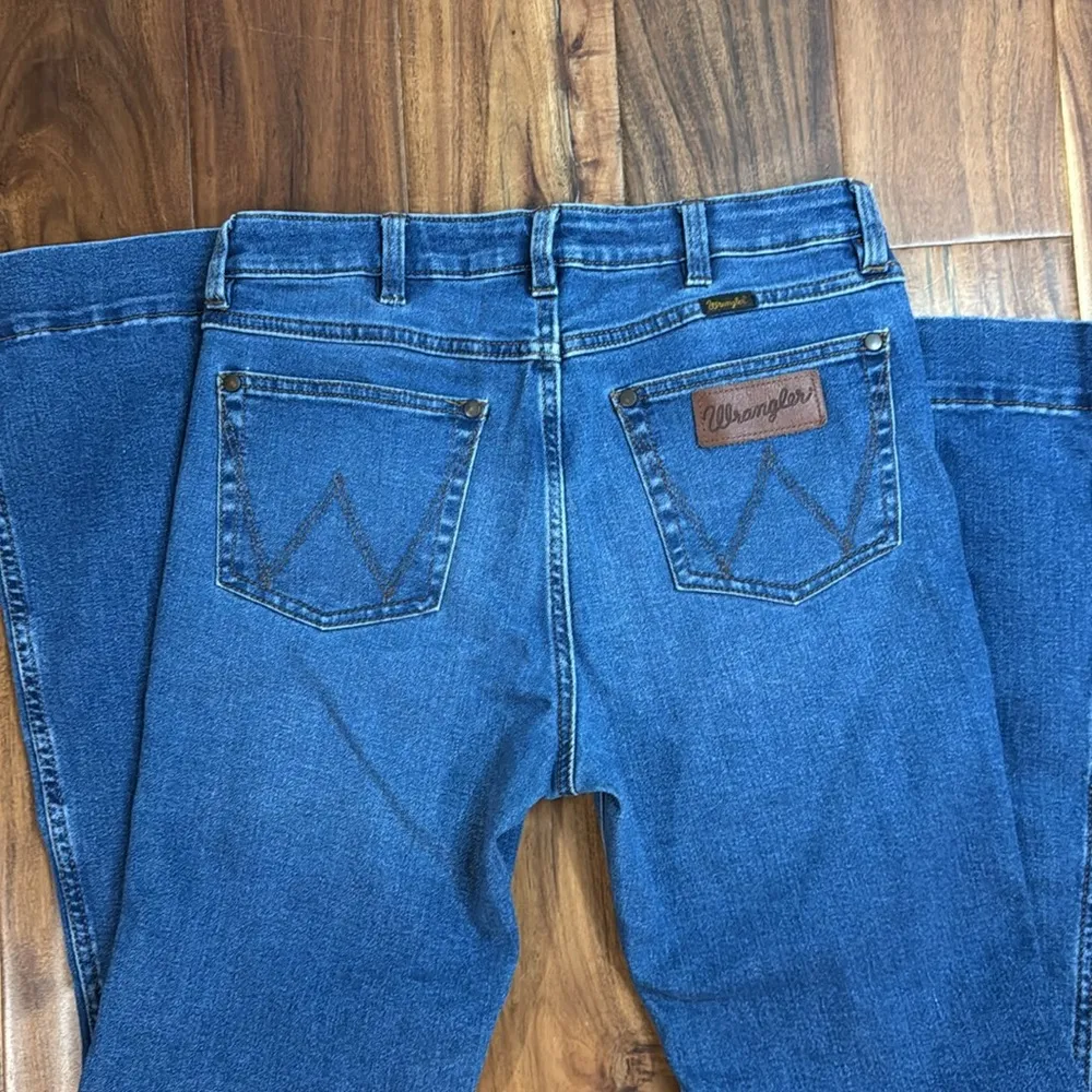 Wrangler bootcut flare, in EUC. - Image 4