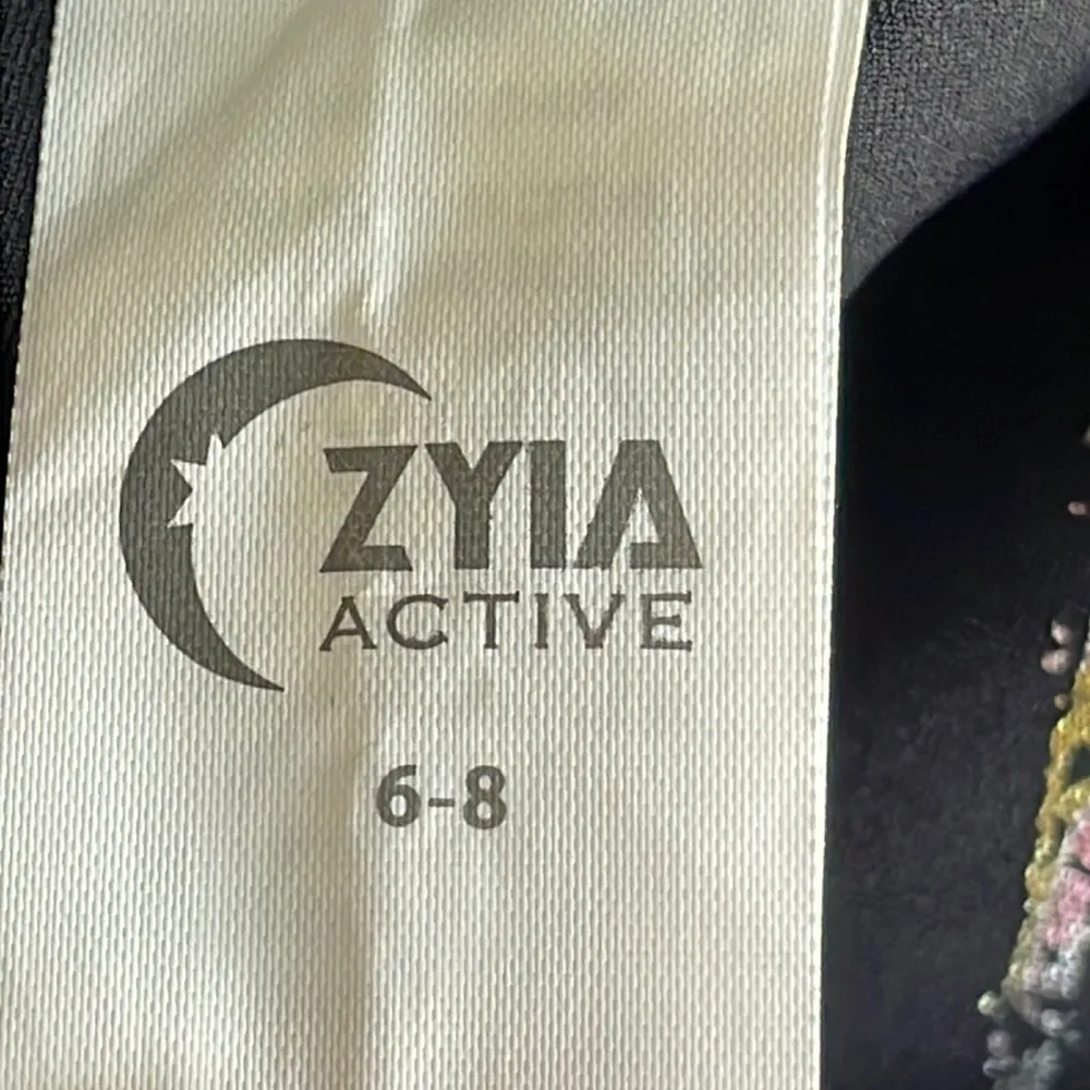 Zyia Active Black Foil 7/8 Leggings - Image 5