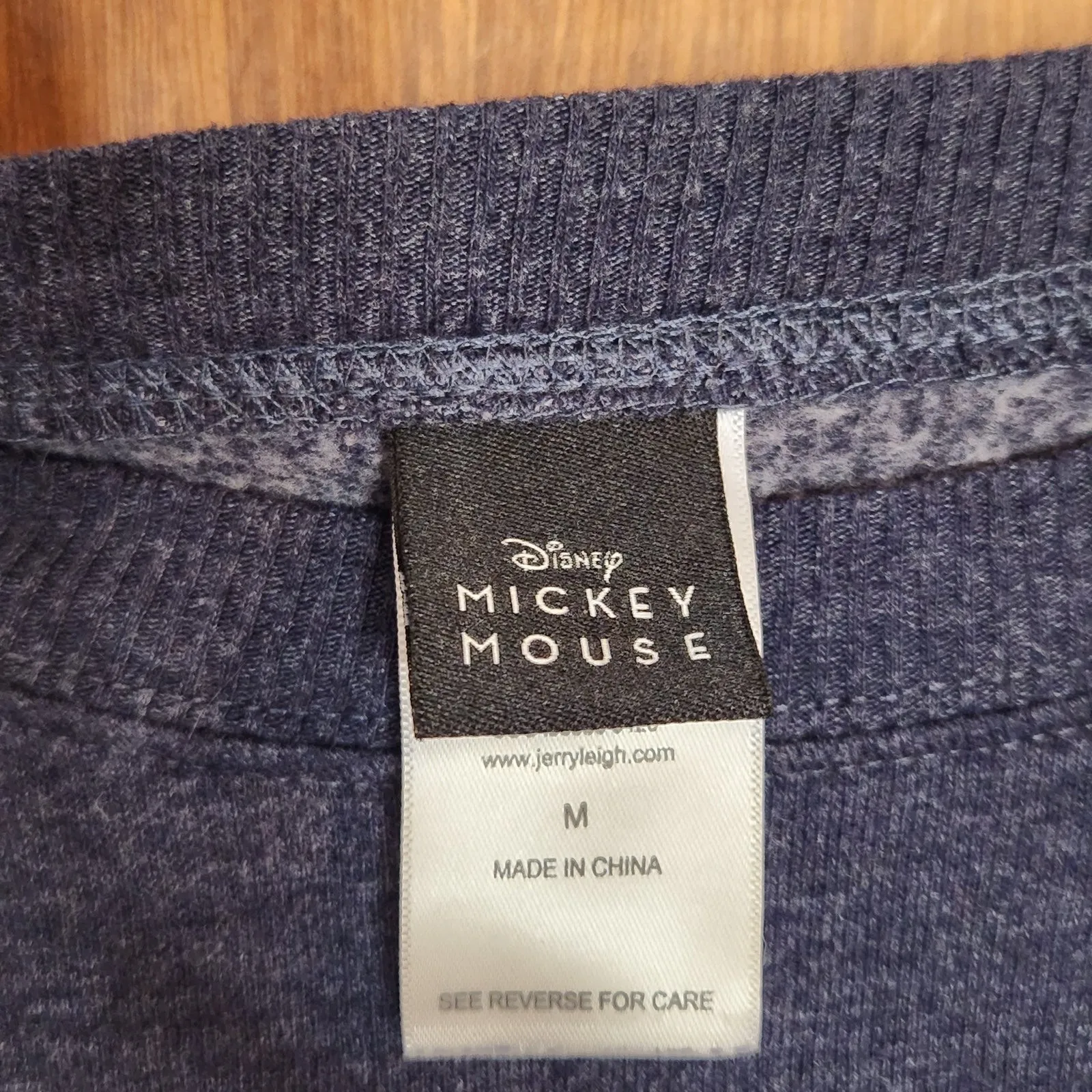 Disney Mickey Mouse Casual Crewneck Sweater Size Medium - Image 3