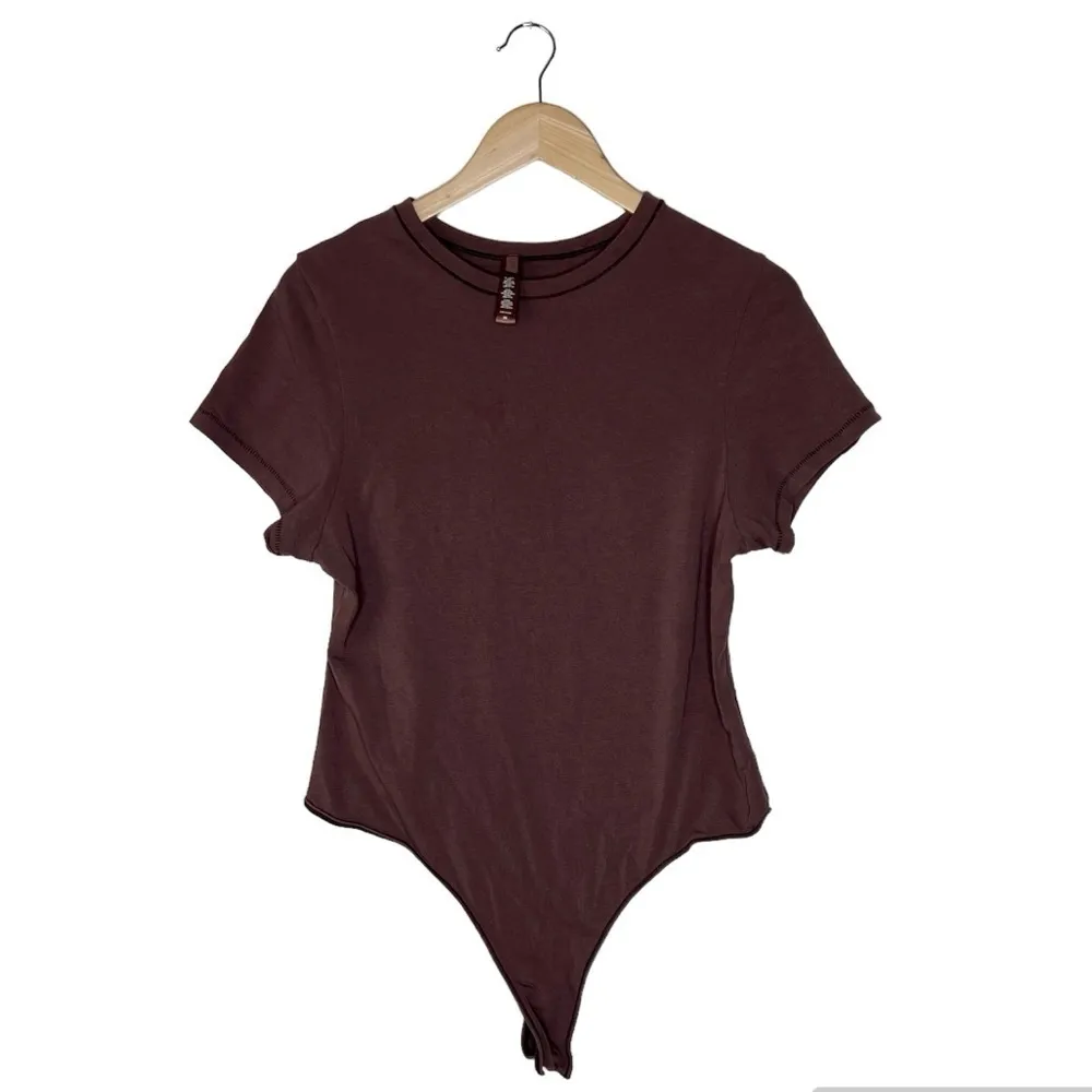 Skims Stretch Cotton Jersey T-shirt Bodysuit In Garnet - Image 2