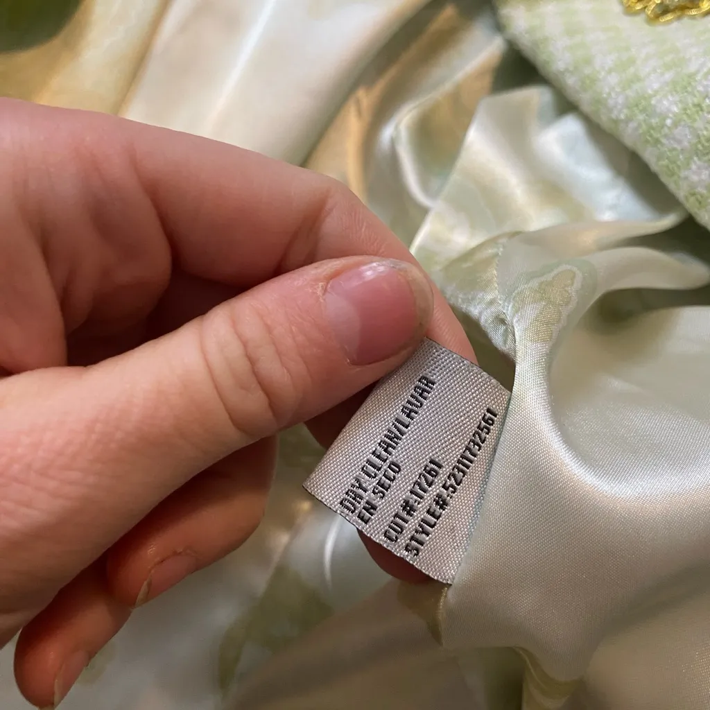 Y2K vintage Mint Green Tweed silk Blazer with Fringe Detail gold buttons Size 4 - Image 11