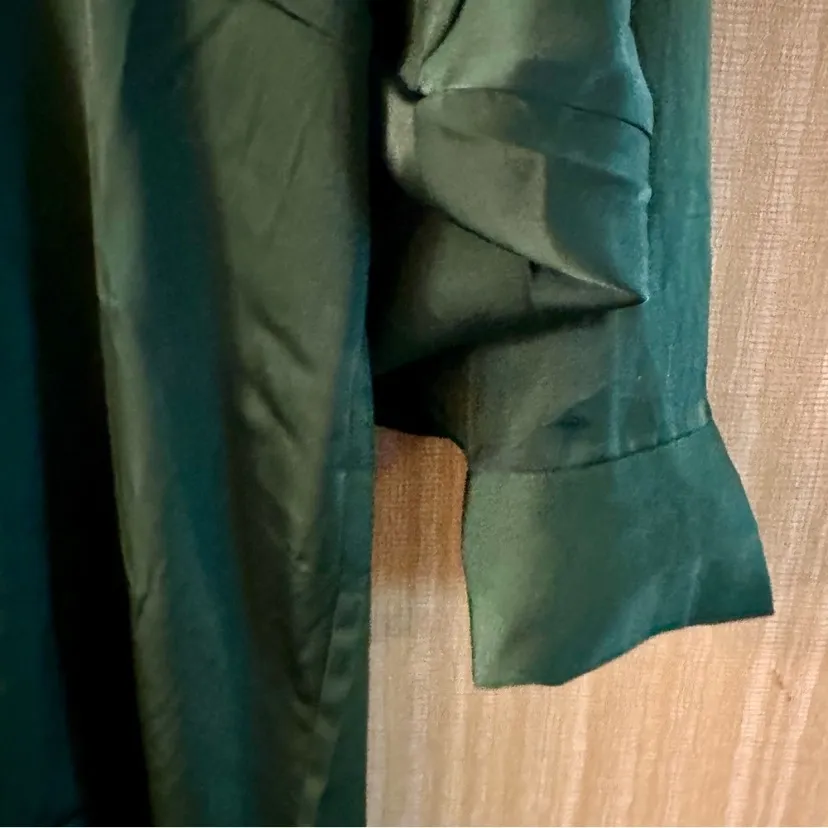 $75 NWOT H&M long sleeve emerald green satin dress L - Image 7