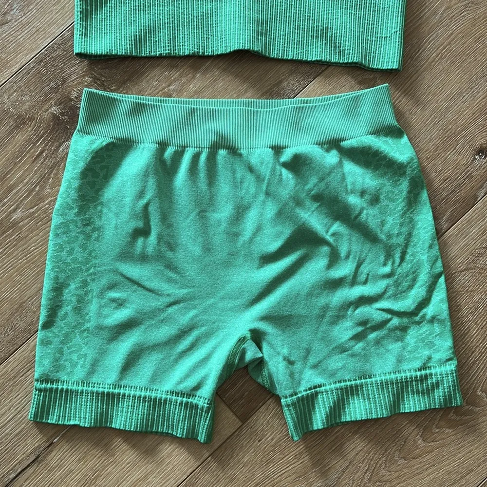 NWOT ASOS 4505 Seamless Tank and Bike Short Set | M/L - Image 7