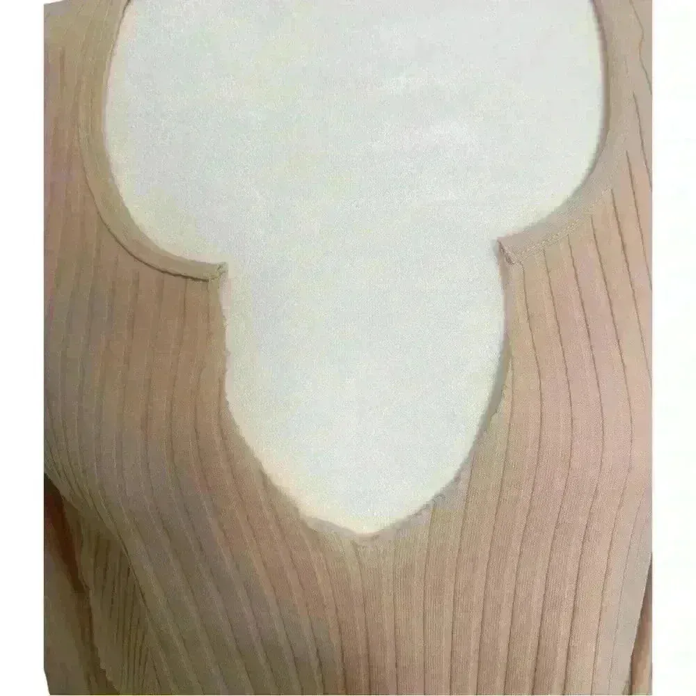 PrettyLittleThing Long Sleeve Rib Raw V Crop Top - Image 7