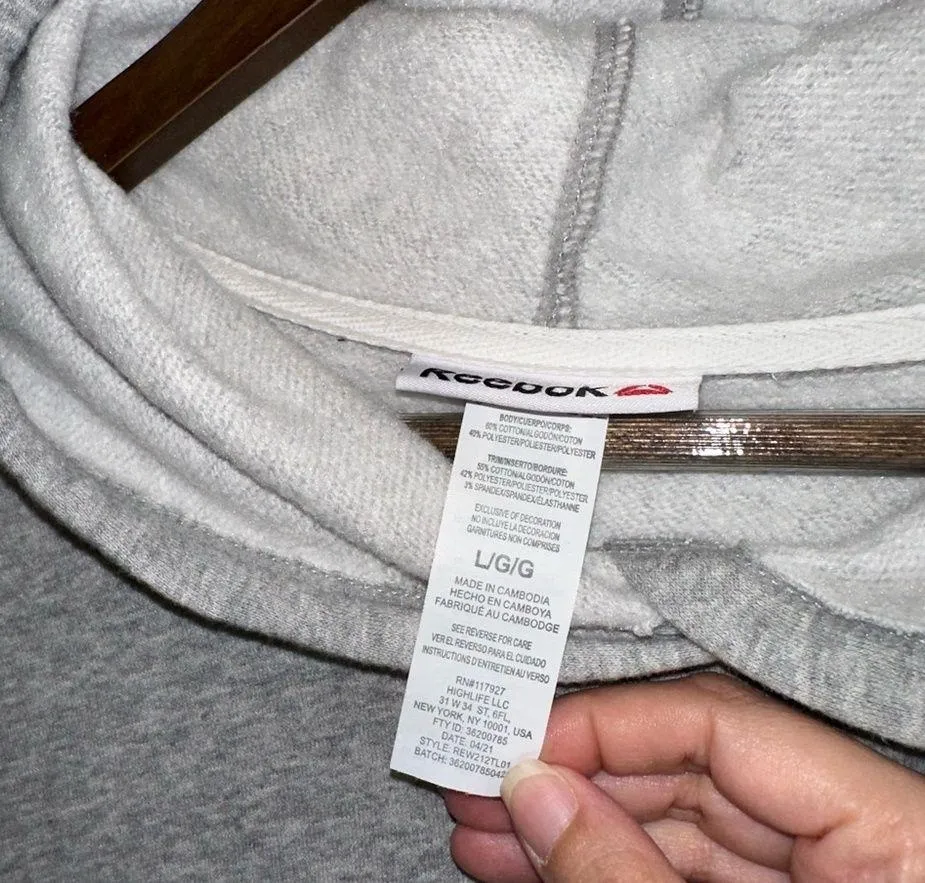 Reebok gray pull over hoodie, large - Image 4