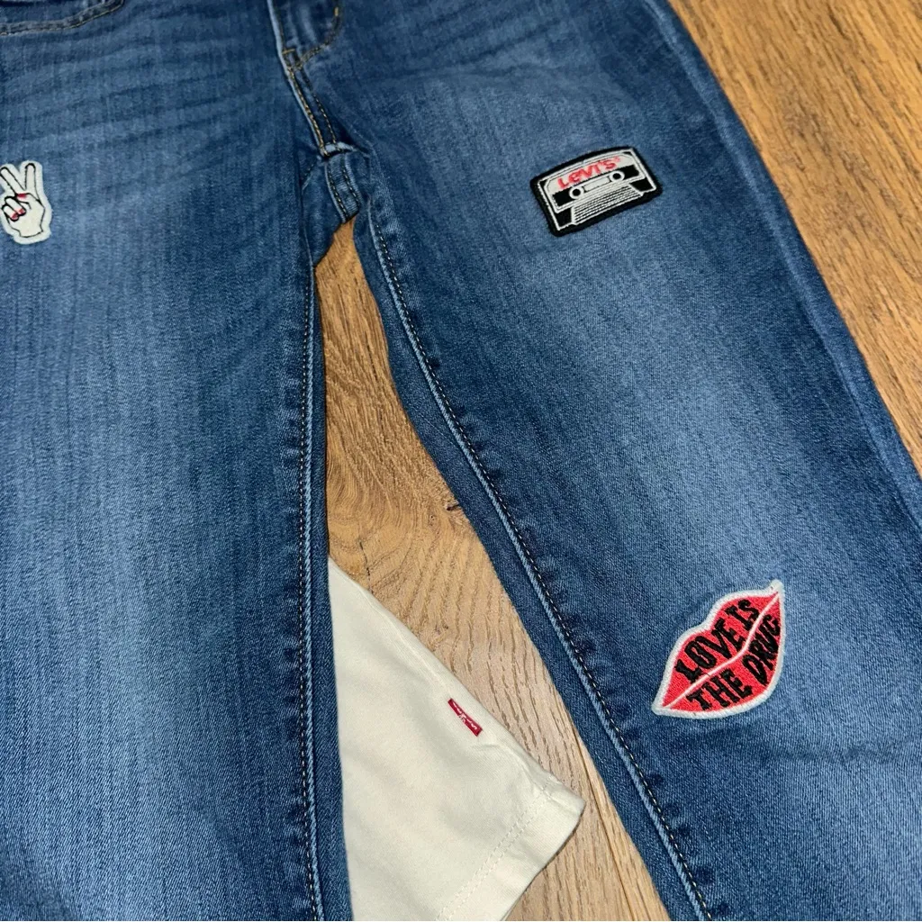 Levi's Levi’s bundle small tee and vintage jeans - Image 4