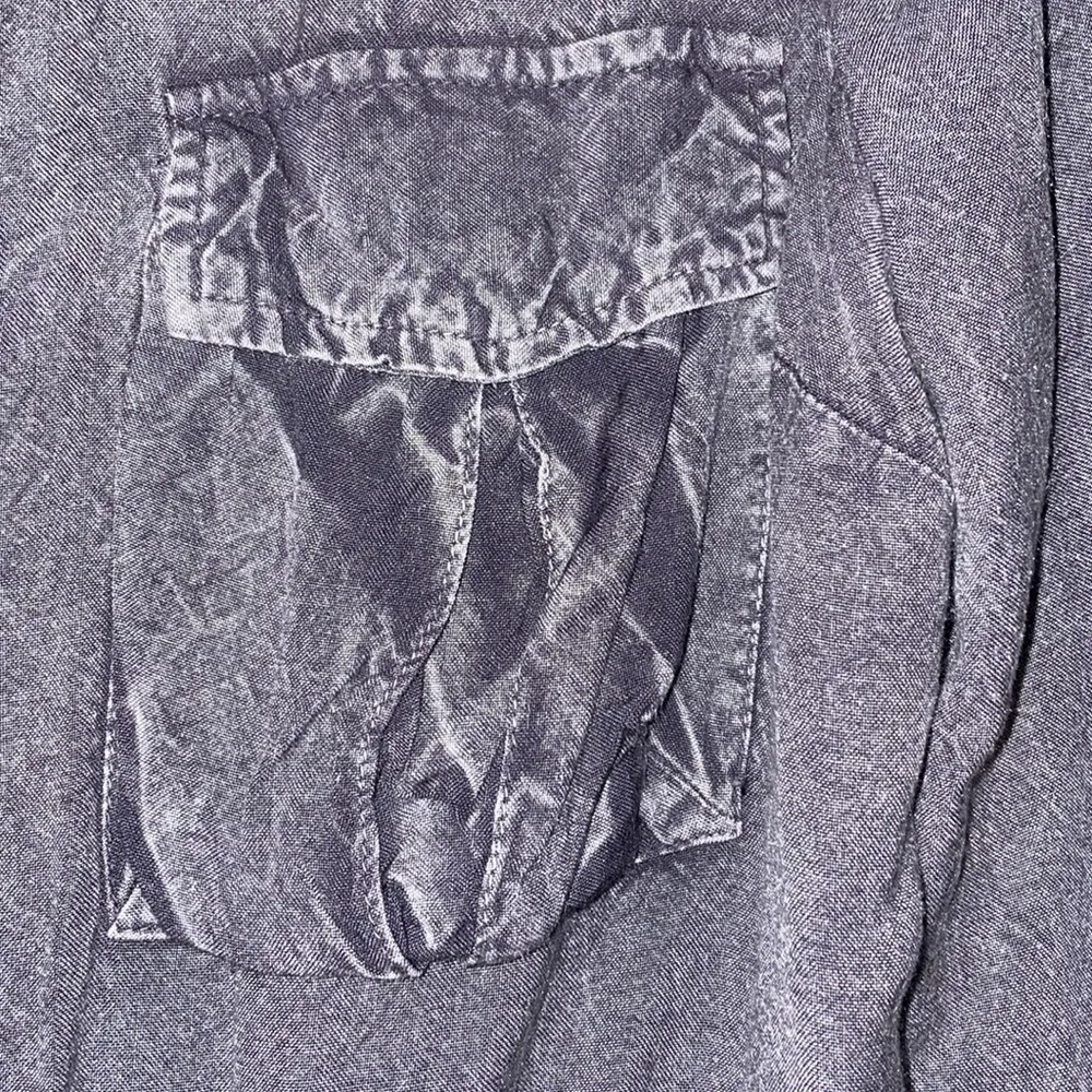 Maurices Premium M Lightweight Jacket shirt Gray Embroidered Shoulders & Back - Image 4