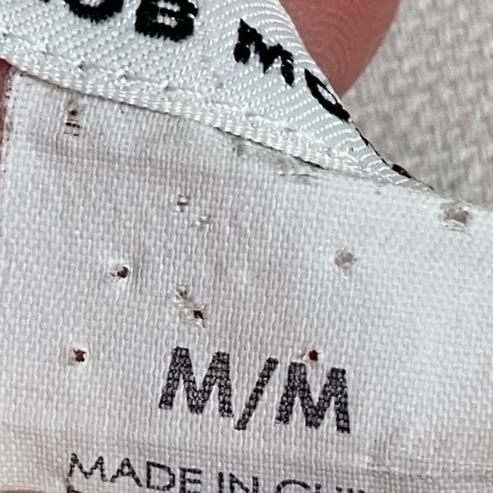 Club Monaco • White Ruffle Sleeve Blouse - Image 4