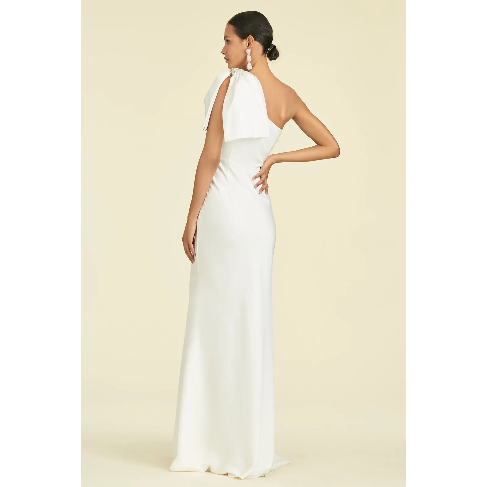 Sachin & Babi Aubrey Ivory Satin Crepe Bow Shoulder Formal Gown Size 2 - Image 3