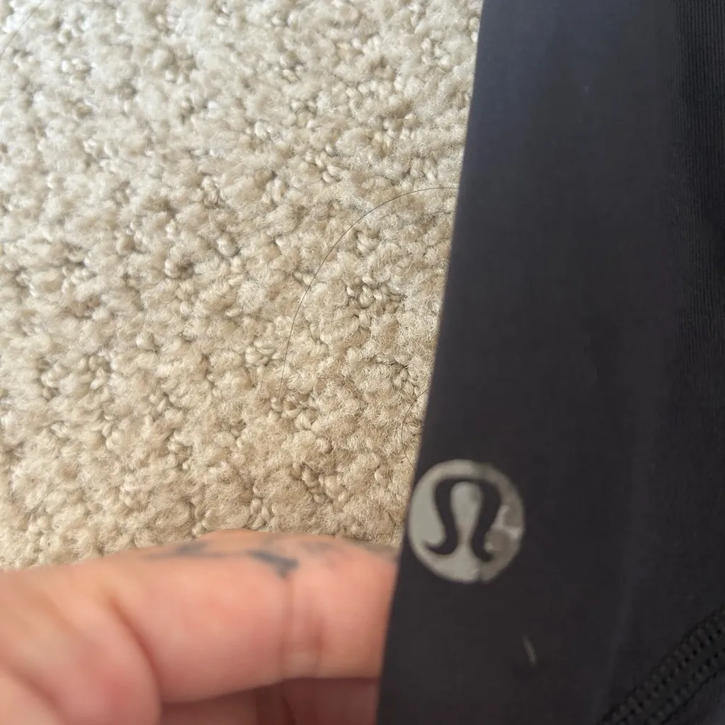 Lululemon Athletica Black Cropped Leggings - Image 4