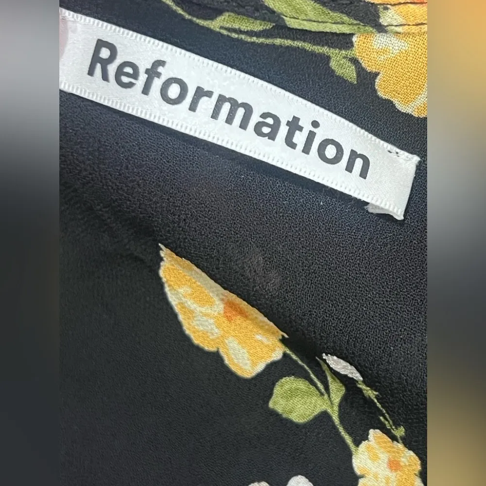 REFORMATION Black Floral Print WELLFLEET V-Neck Cutout Back Midi Dress - Image 12