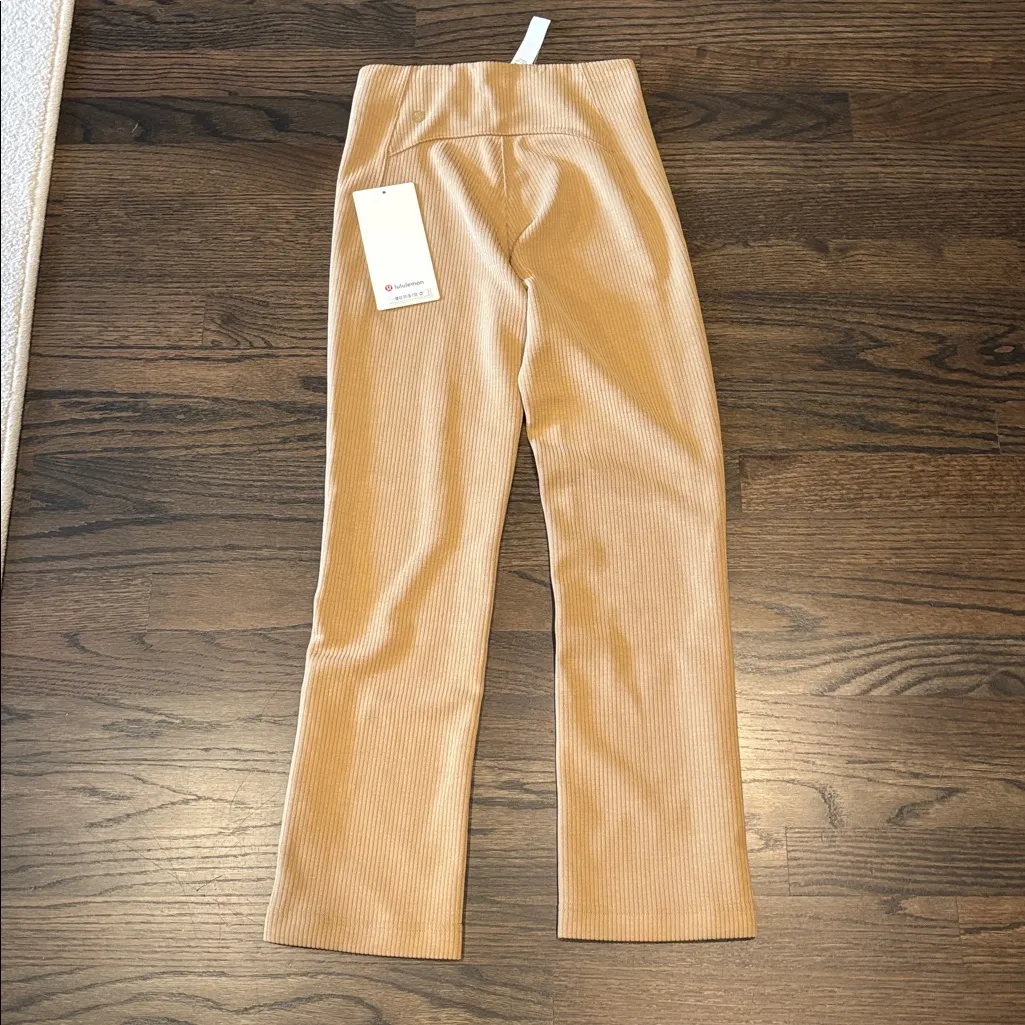 Lululemon Ribbed Softstreme zipper HR crop 25” in flint tan NWT - Image 4