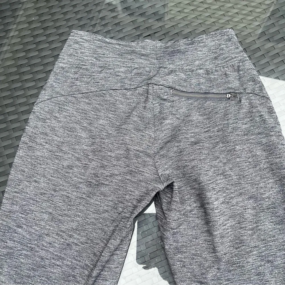 ATHLETA Metro Downtown Women’s Tapered Leg Cropped Sweatpants Grey Sz XS - Image 4
