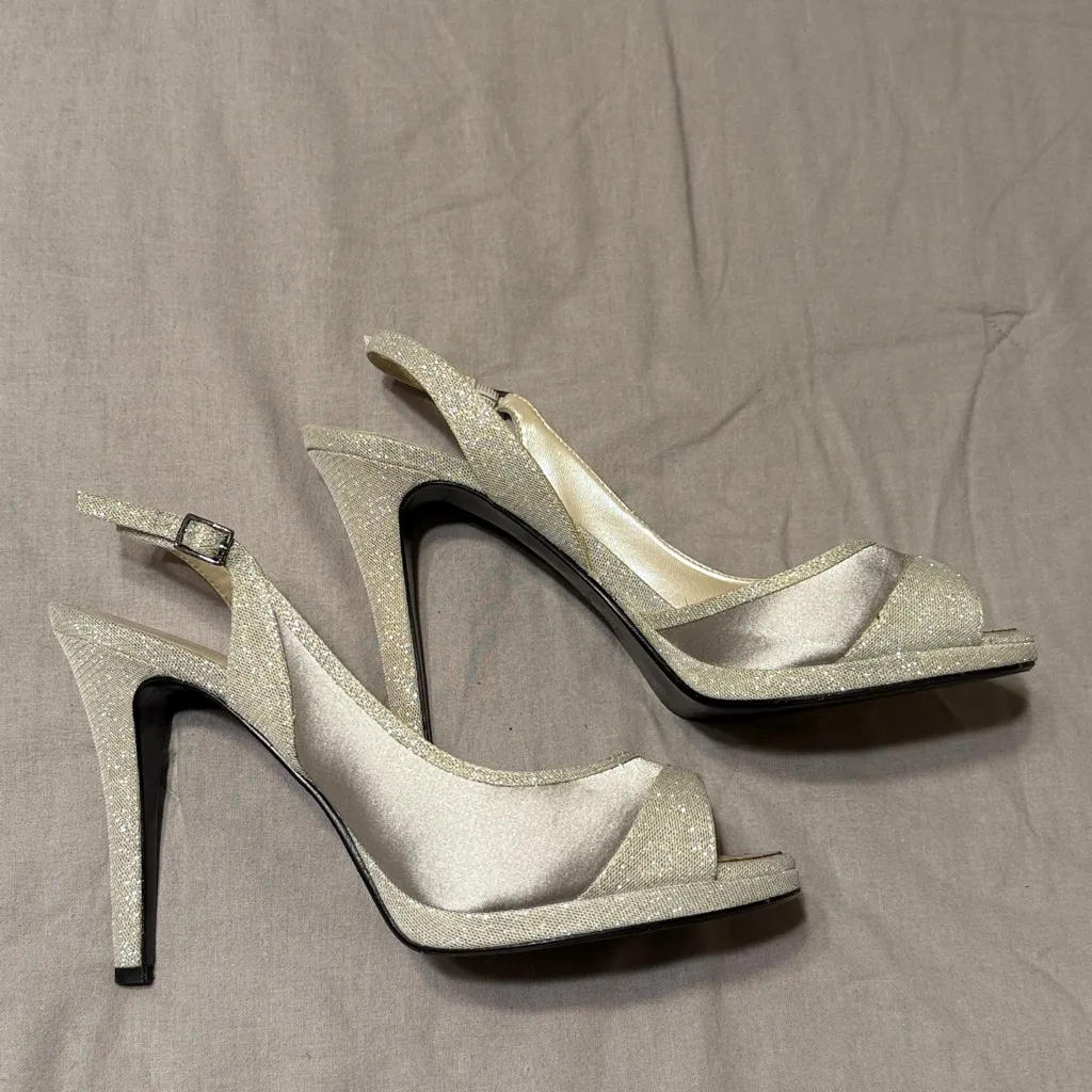Caparros  formal heels Size 10B B33 - Image 3