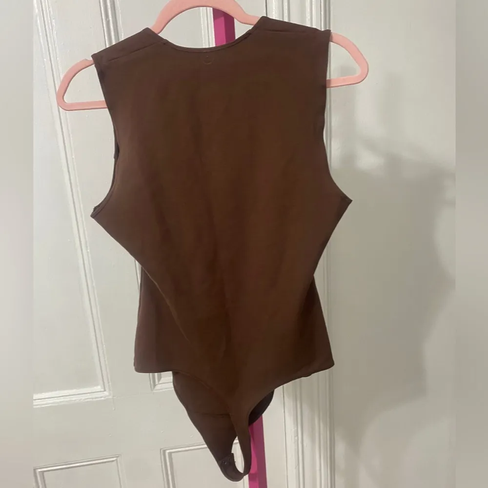Abercrombie & Fitch Brown Square Neck Seamless Soft AF Bodysuit - Image 4