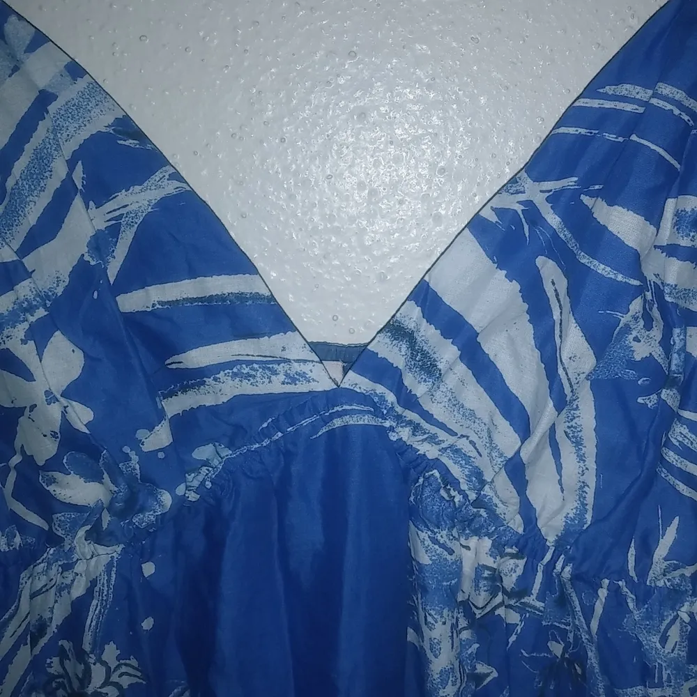 Old Navy L Sleeveless Rope Straps Pocketed Aloha Maxi Dress in Blue White - Image 3