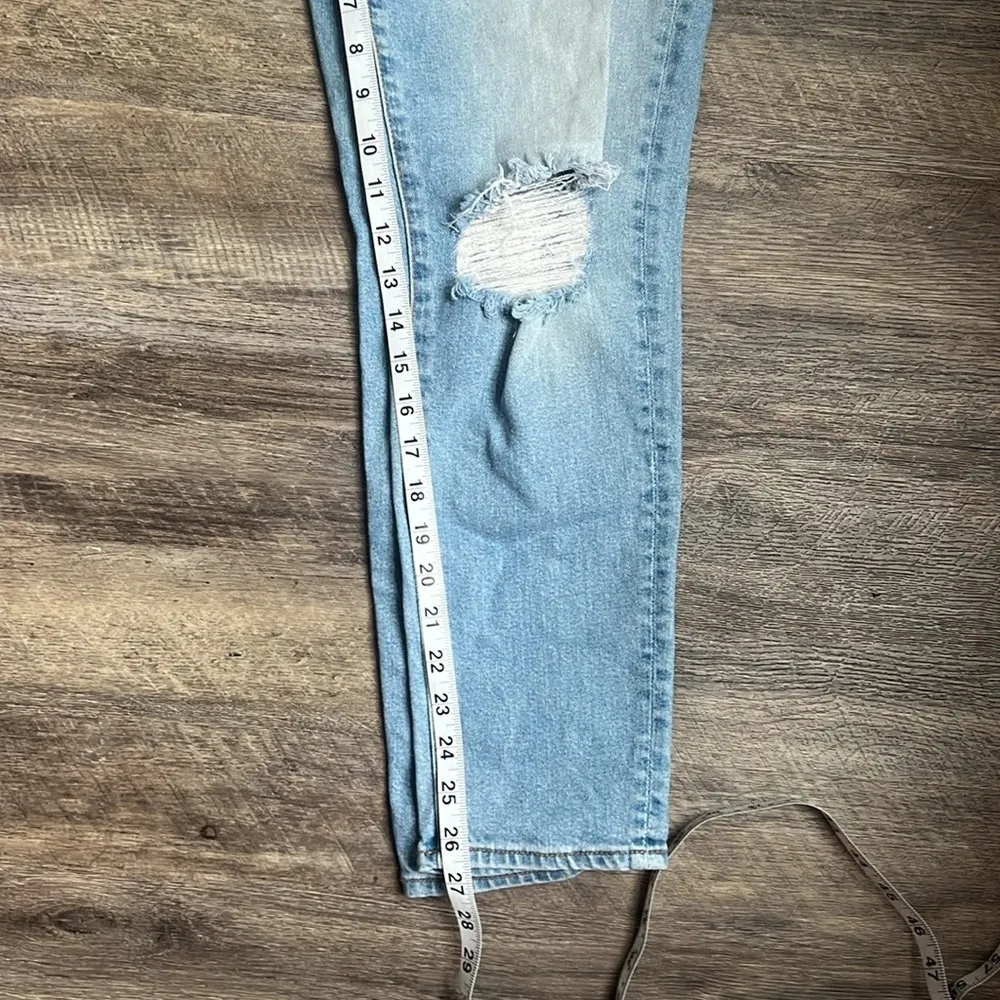 Driftwood Women’s Gizelle Light Wash Distressed Jeans Size 28 🔵 - Image 7