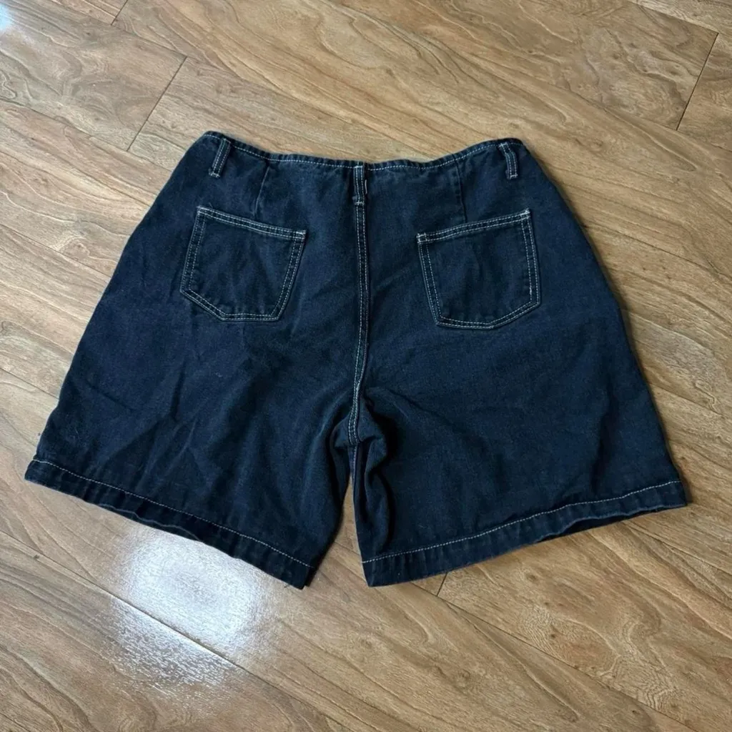 Black Cargo Shorts Size L - Image 2