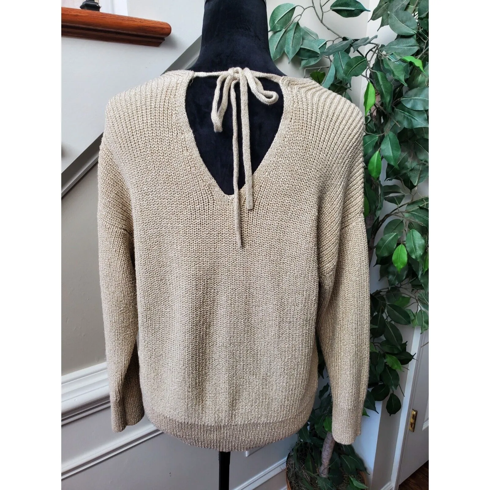 Loft Women's Beige Acrylic V-Neck Long Sleeve Pullover Knit Sweater Size Large - Image 7