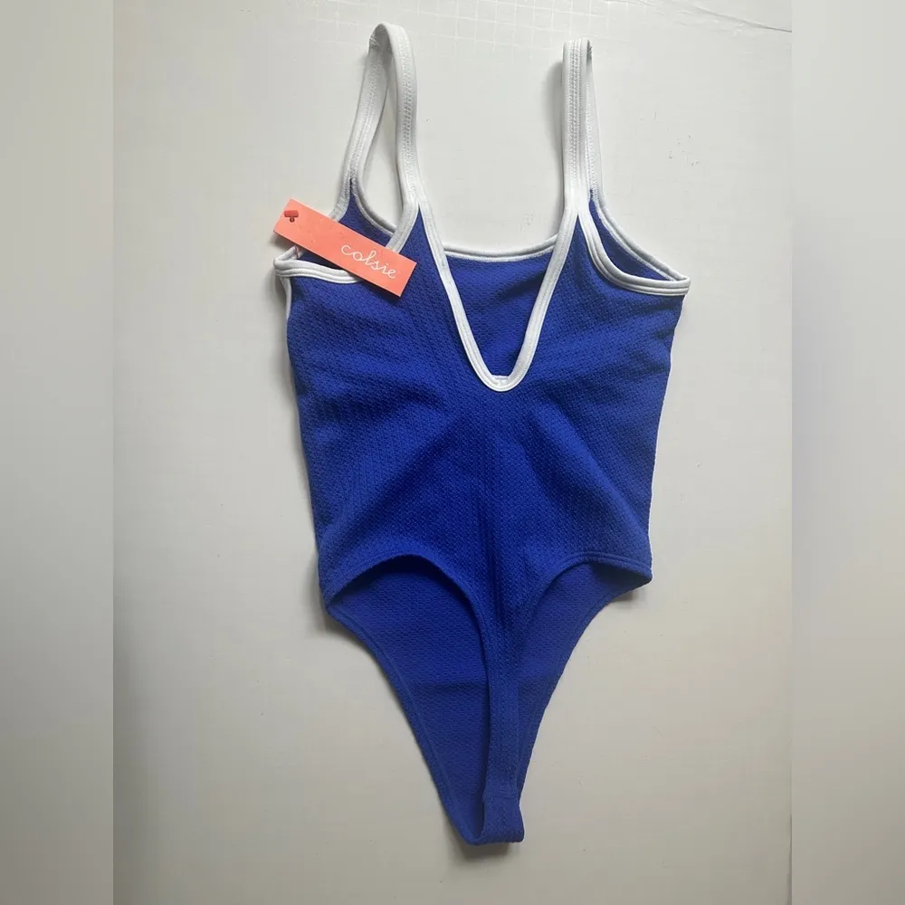 Colsie textured Bodysuit with contrast trim & Keyhole Medium NWT Blue - Image 2