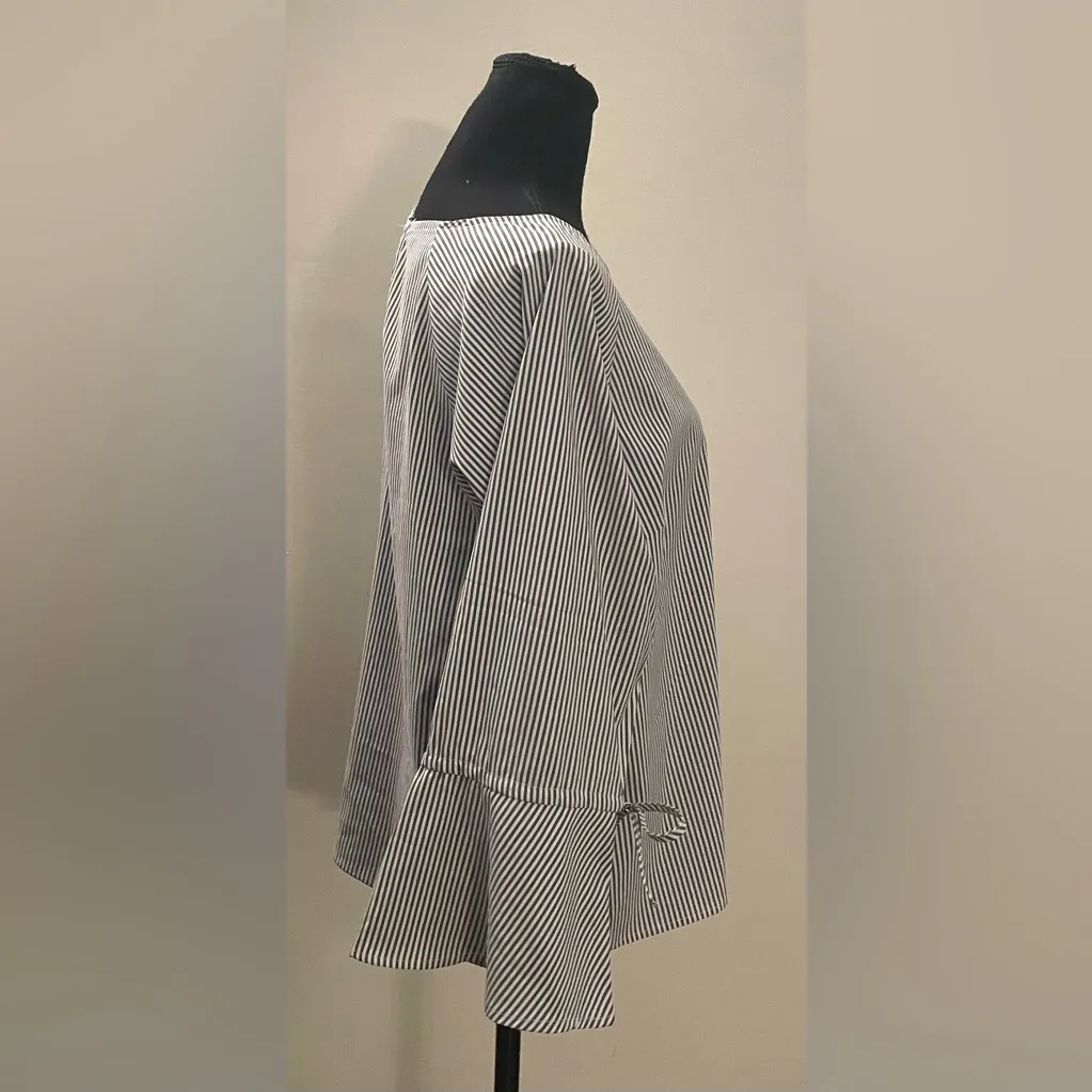 NYTT- Black and White Striped Blouse Size L - Image 2