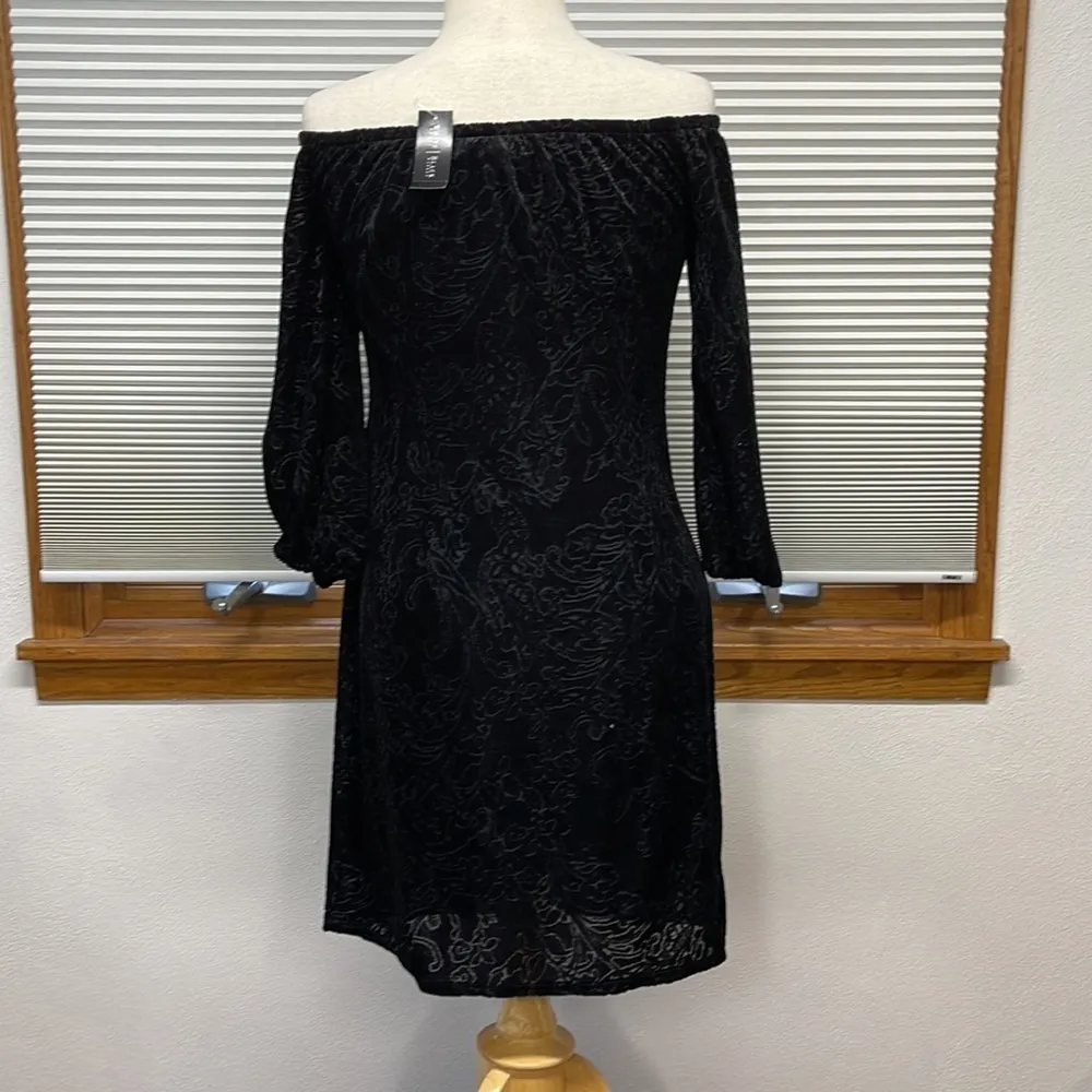 White House Black Market NWT Black Off The Shoulder Velvet Burnout Dress Size XS - Image 4