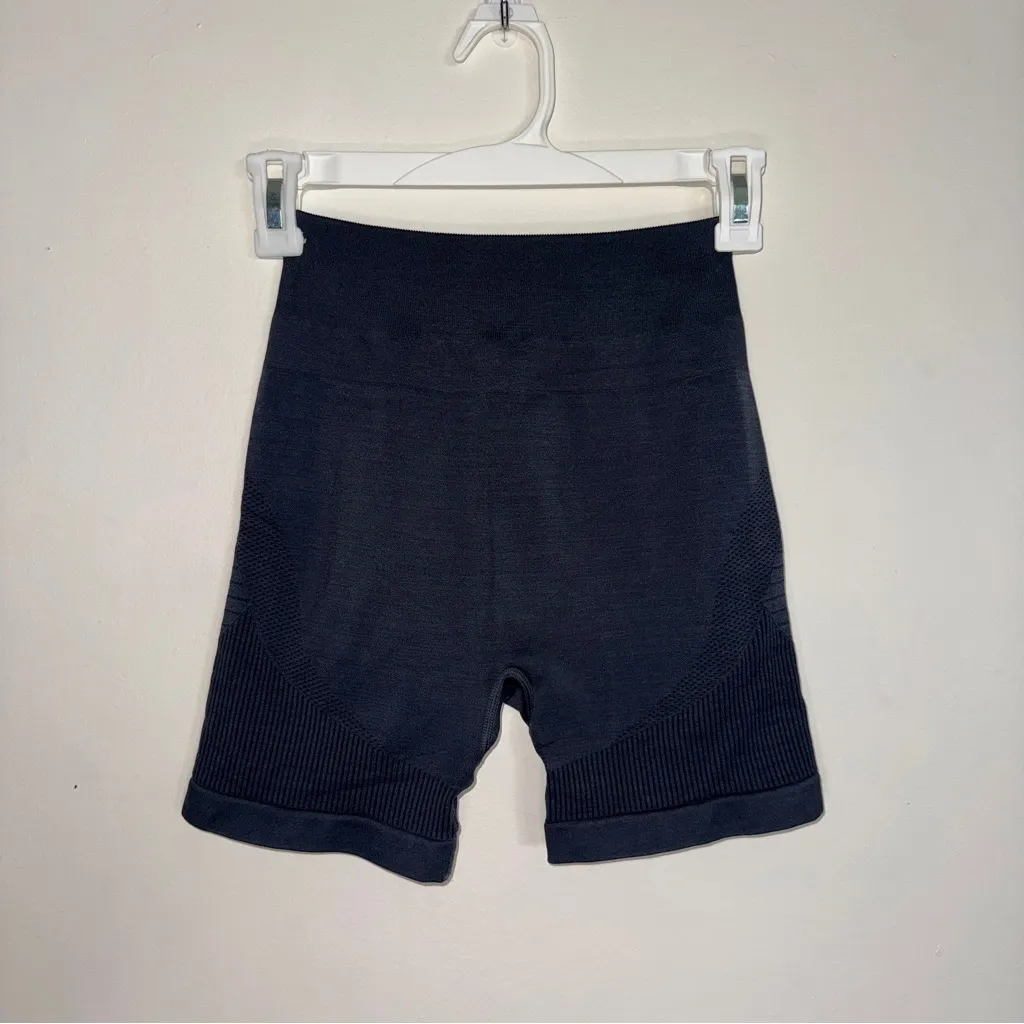 Alphalete ozone shorts small - Image 2