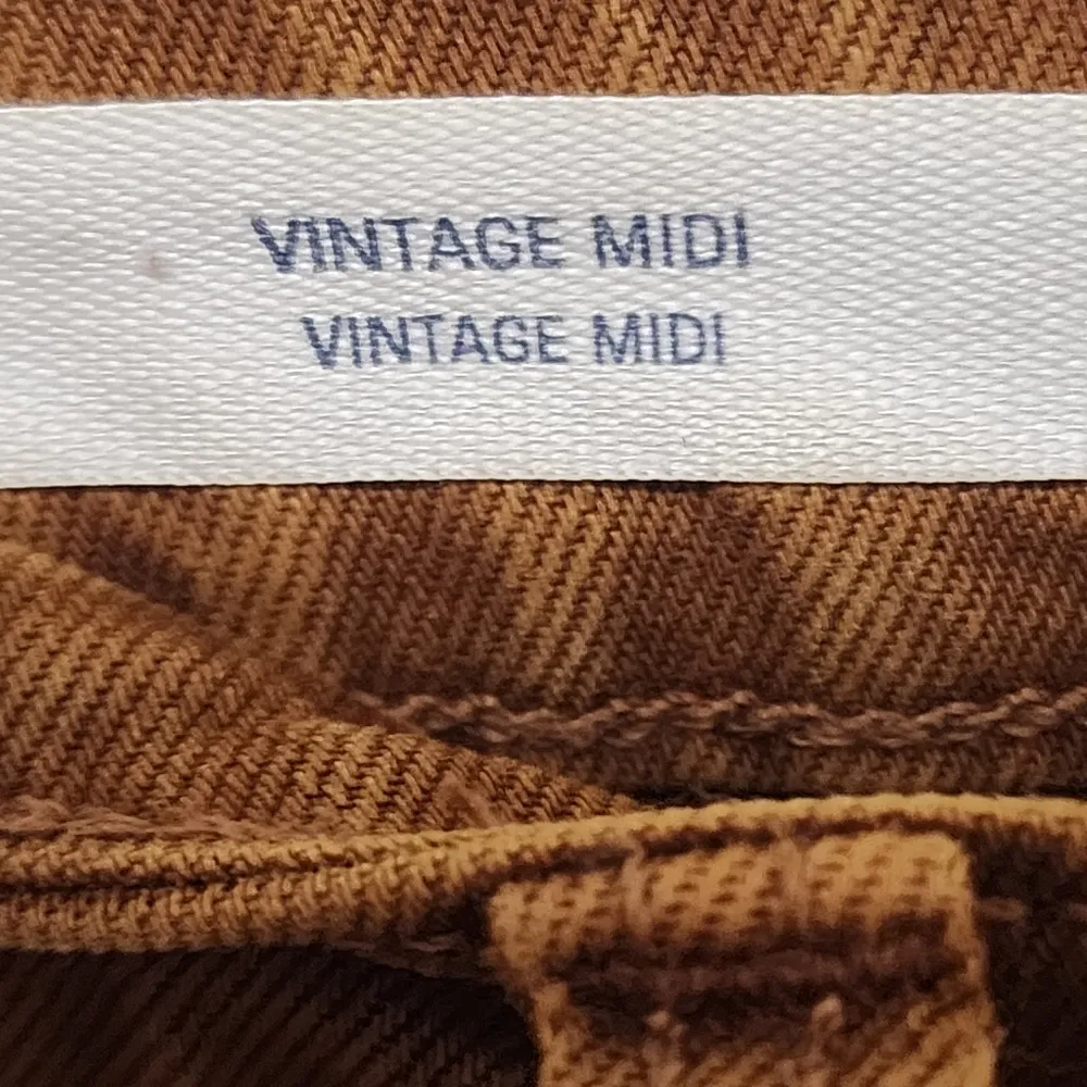 Universal Thread Brown Vintage Midi Cut Off Denim Shorts Size 8/29 - Image 6