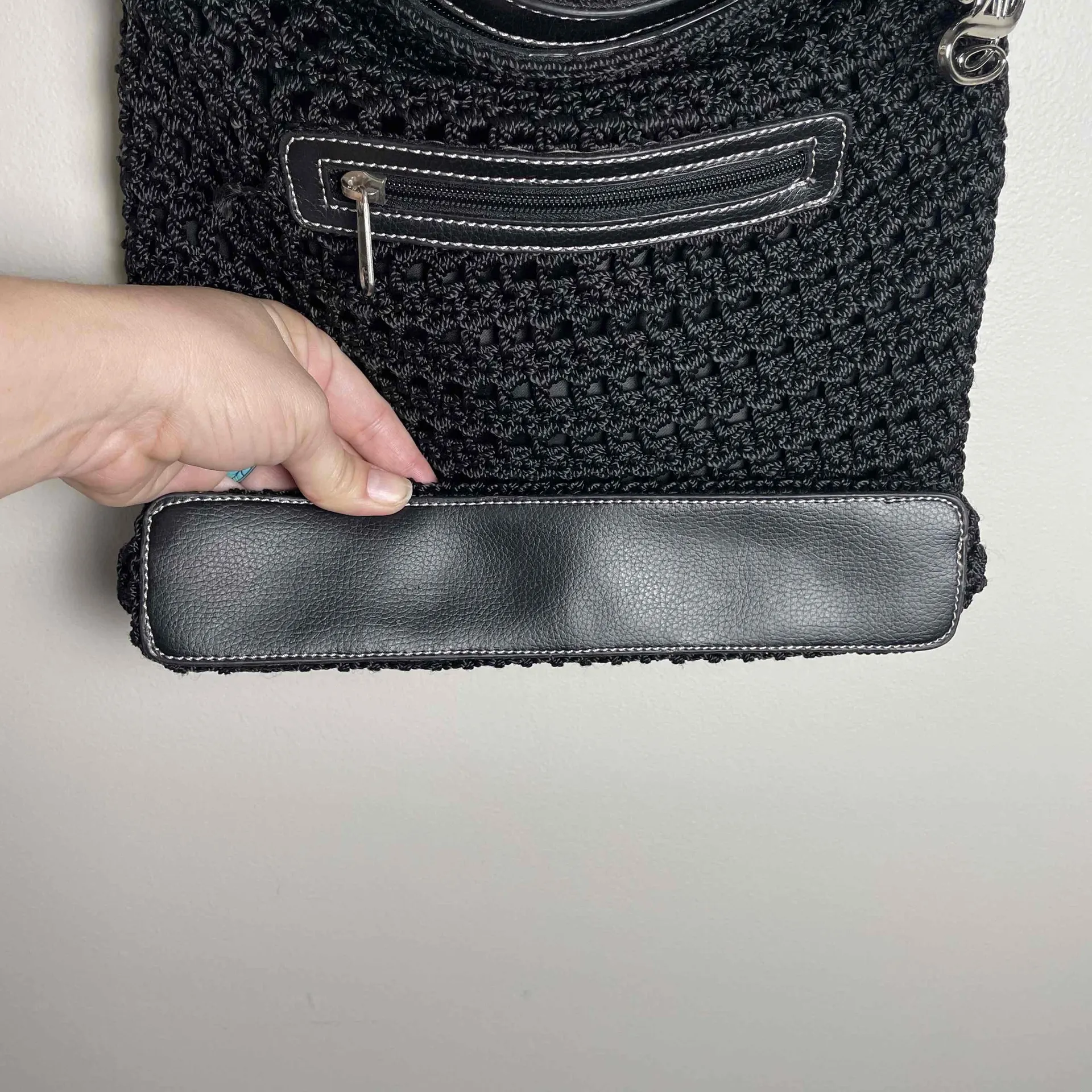 Luxy Womens Black Vegan Leather Crochet Shoulder Bag‎ Purse - Image 3