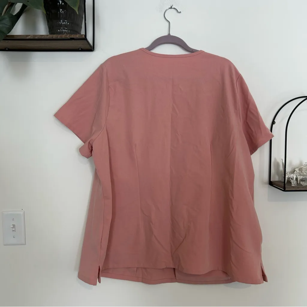 Figs Casma Three-Pocket Scrub Top Pink Plus Size 4XL - Image 2