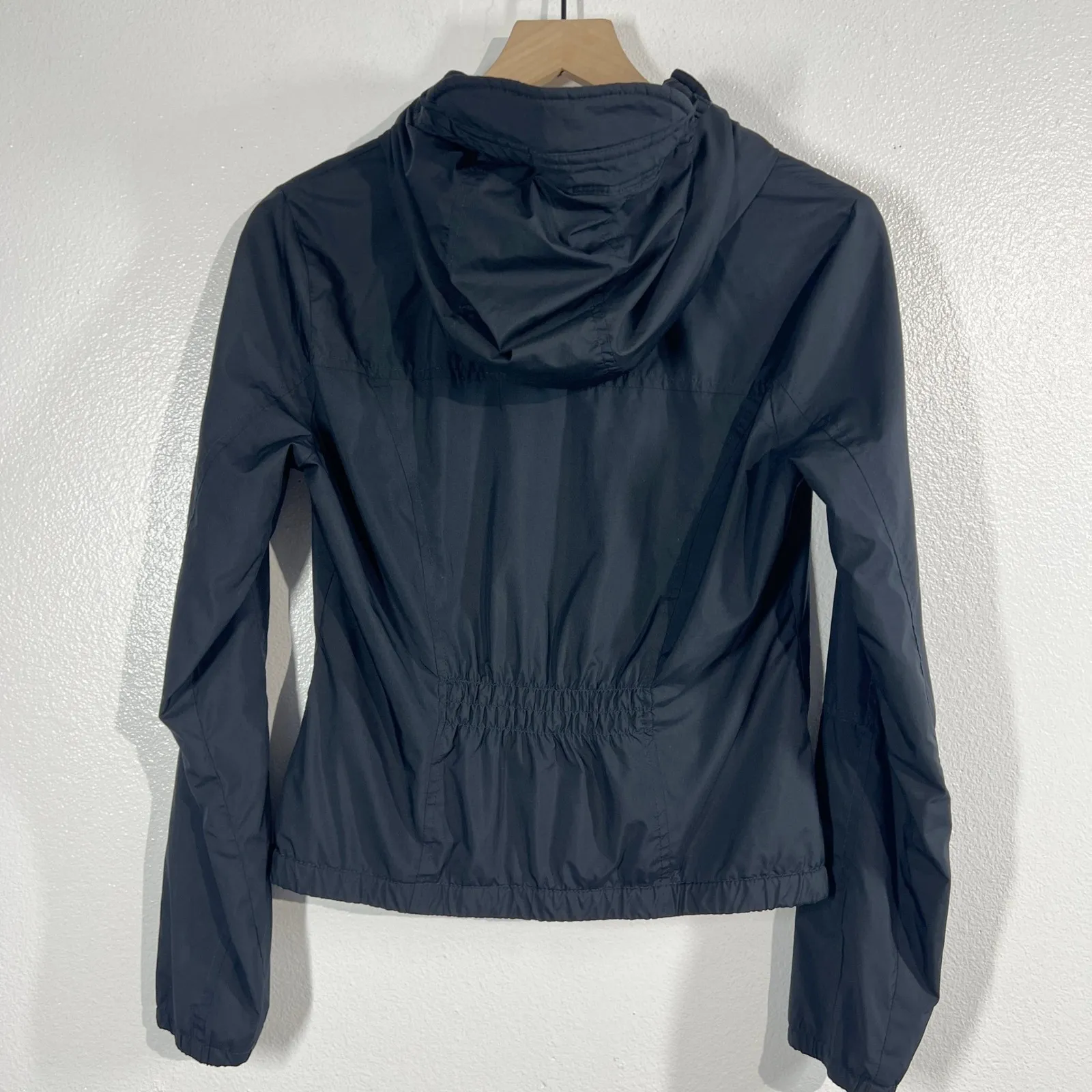Hollister Hooded Windbreaker Jacket Medium Women Black Lightweight Casual Zip Up - Image 2