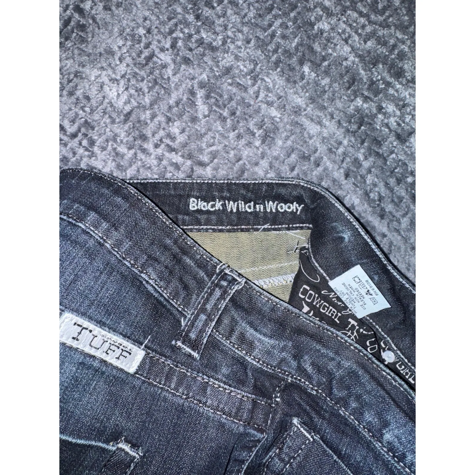 Cowgirl Tuff Women's Dark Wash Blue Denim Barbed Wire Straight Leg Size 29 - Image 5