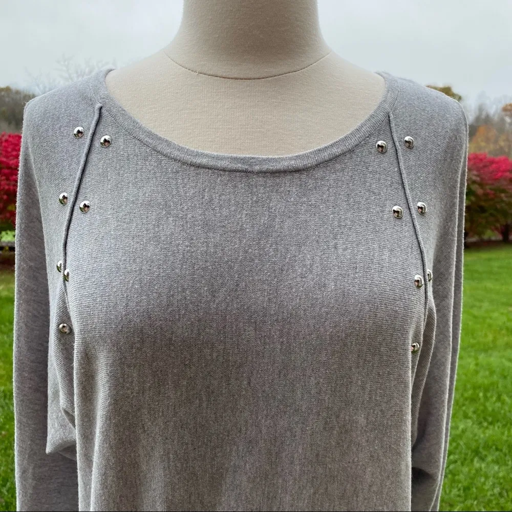 Jennifer Lopez Studded Cold shoulder Sweater - Image 9