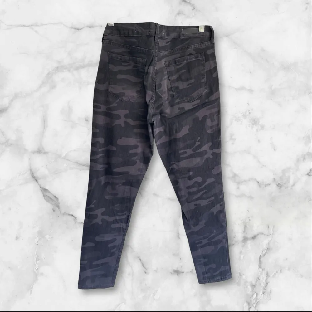 Social Standard by Sanctuary Women's 10 Ankle Skinny Camouflage Zipper Fly Denim - Image 3