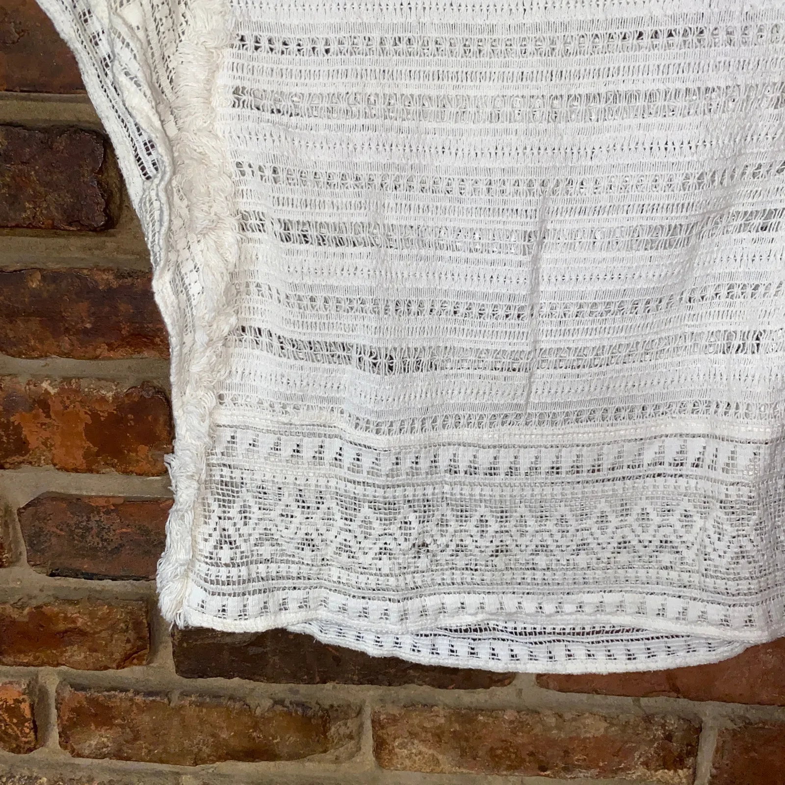 Aerie White Crochet Lace Fringed Knit Short Sleeve Blouse Women's Size XS - Image 3