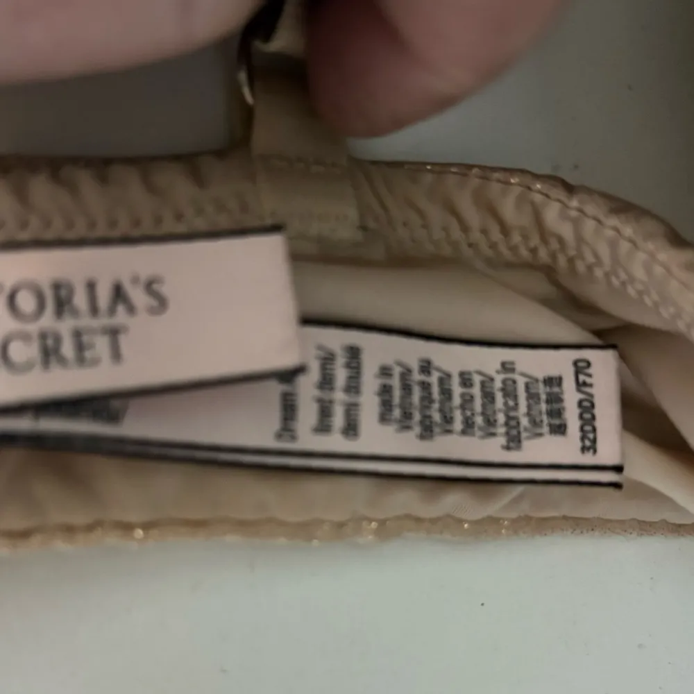 Victoria secret Dream Angels lightly lined Demi embellished rhinestone bra 32DDD - Image 16