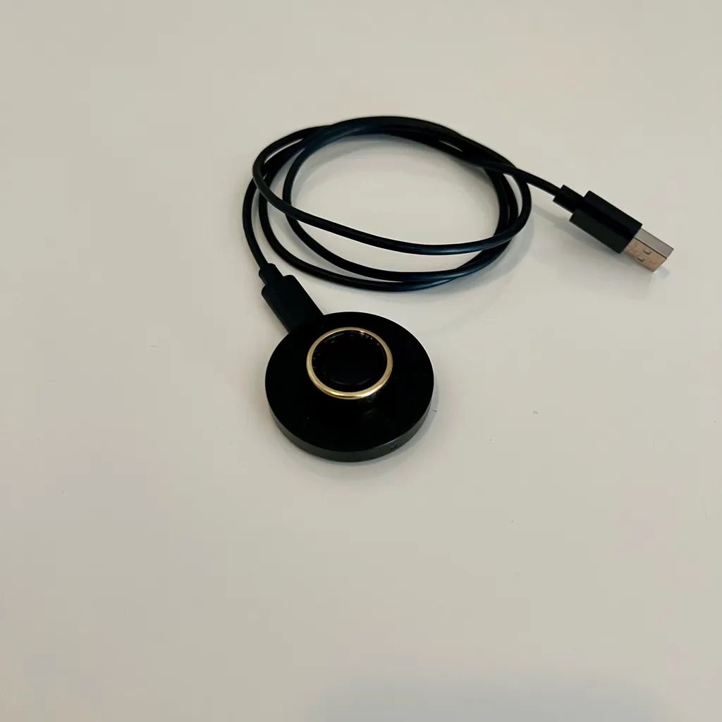 Oura Gold Ring - Image 3