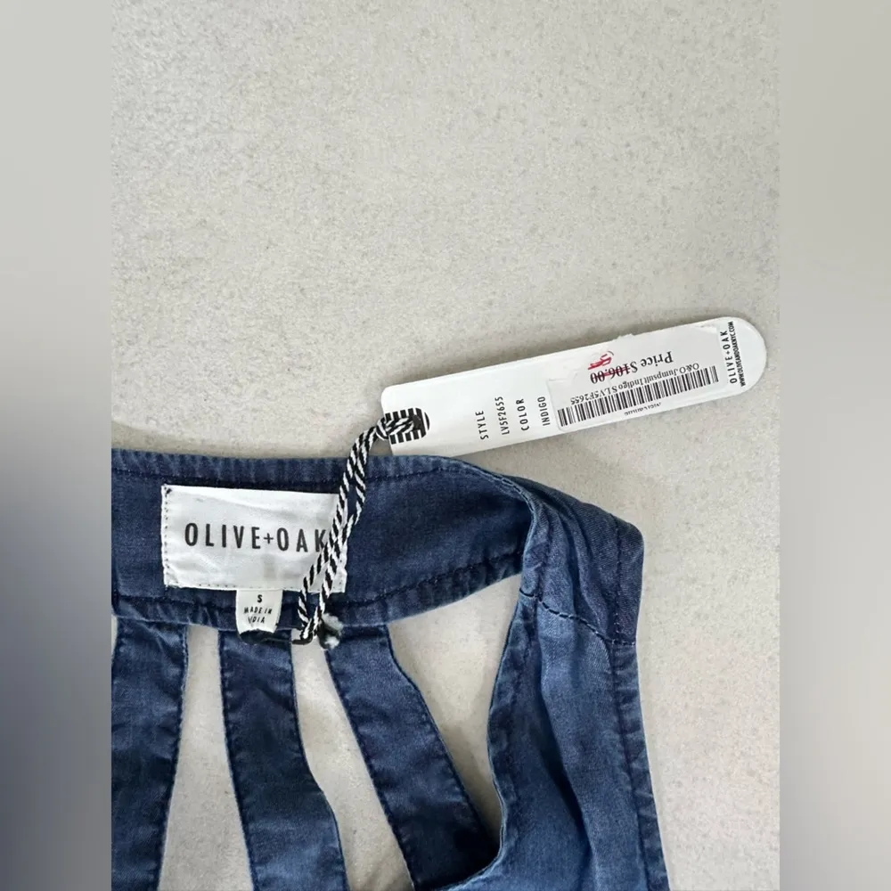 OLIVE & OAK CHAMBRAY DENIM JUMPSUIT SIZE SMALL NWT - Image 2