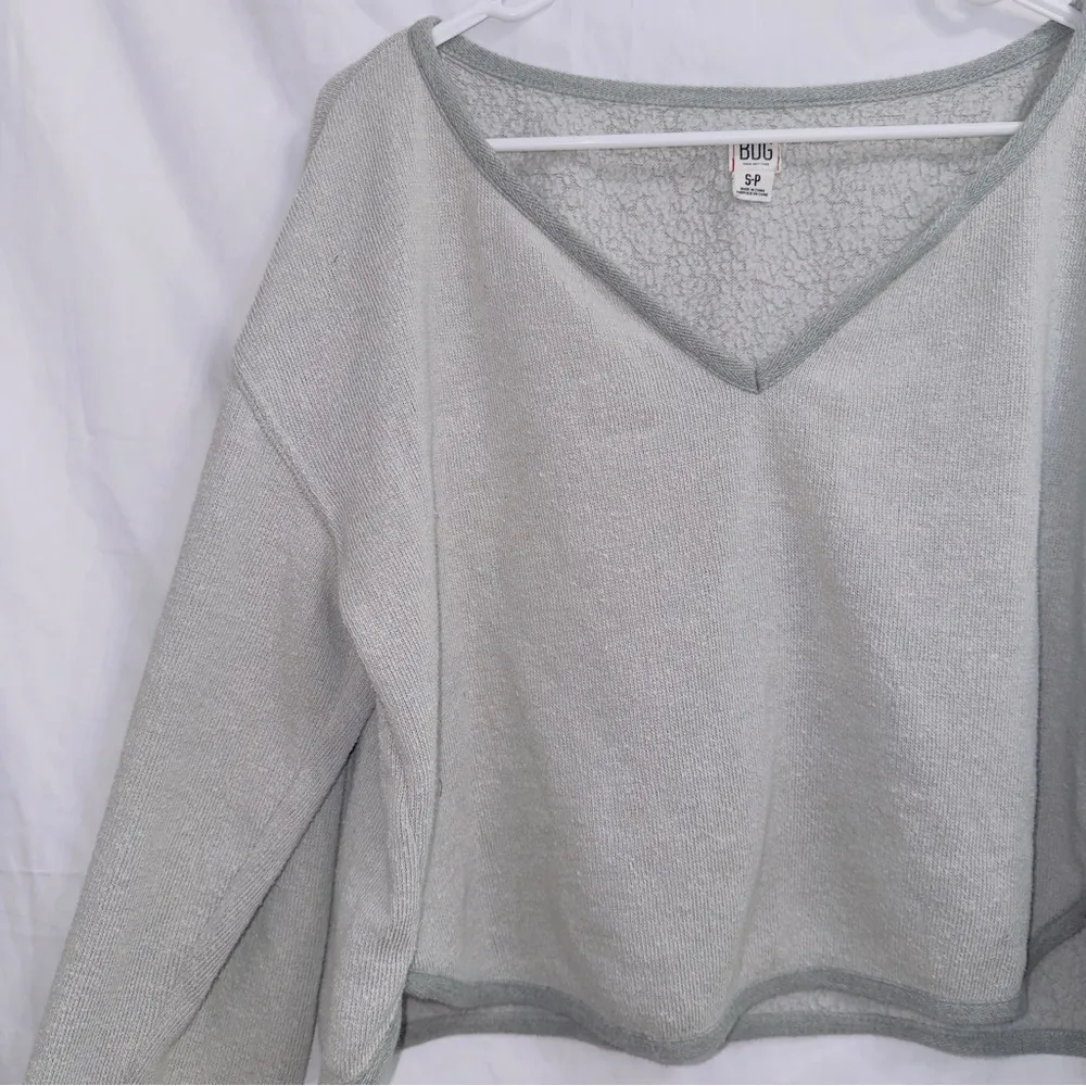 BDG Urban Outfitters Gray Long Sleeve V Neck Pullover Fleece Sweatshirt - Image 3