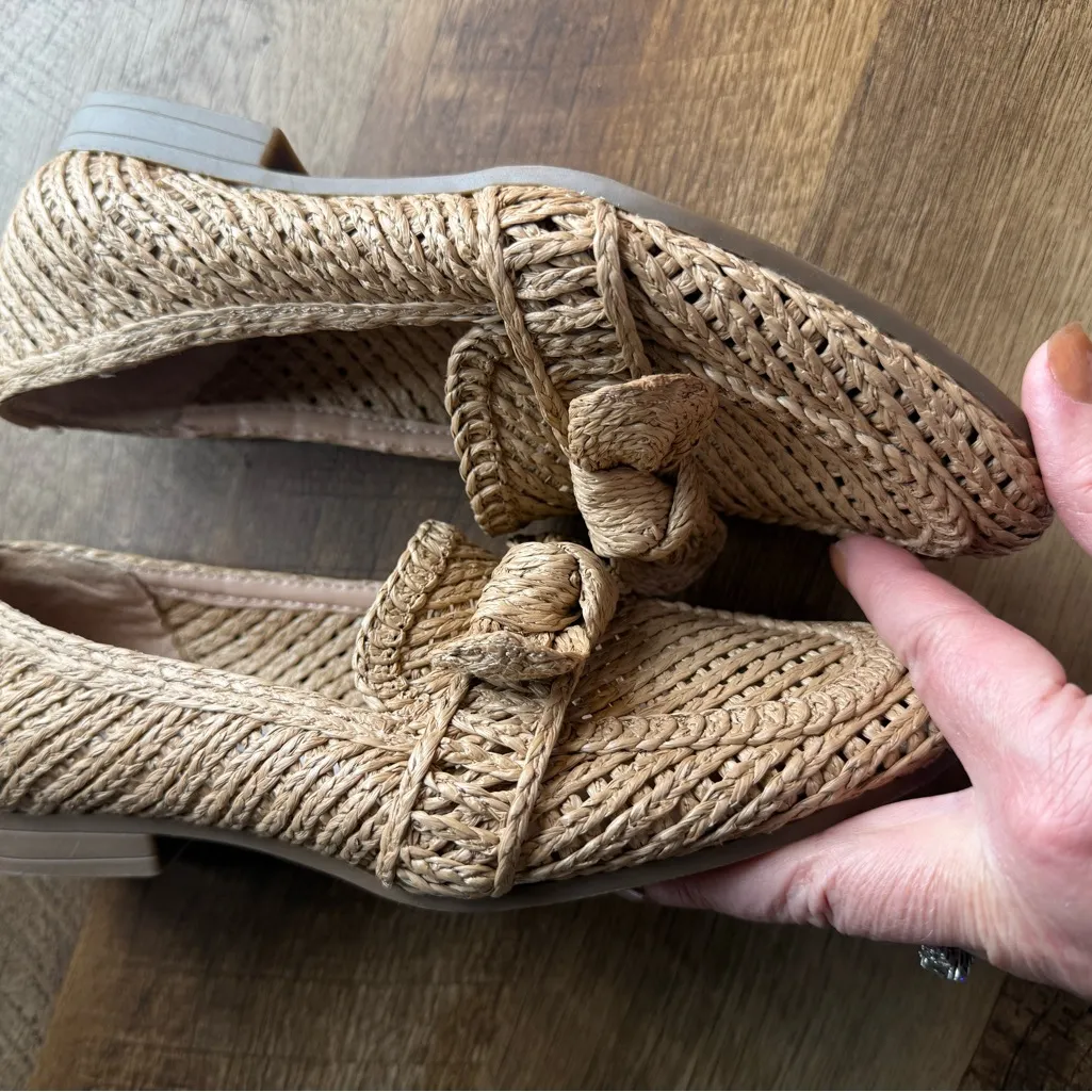 Charles David Women's Finite Crochet Raffia Flats US Sz. 6 M (Natural) - Image 6