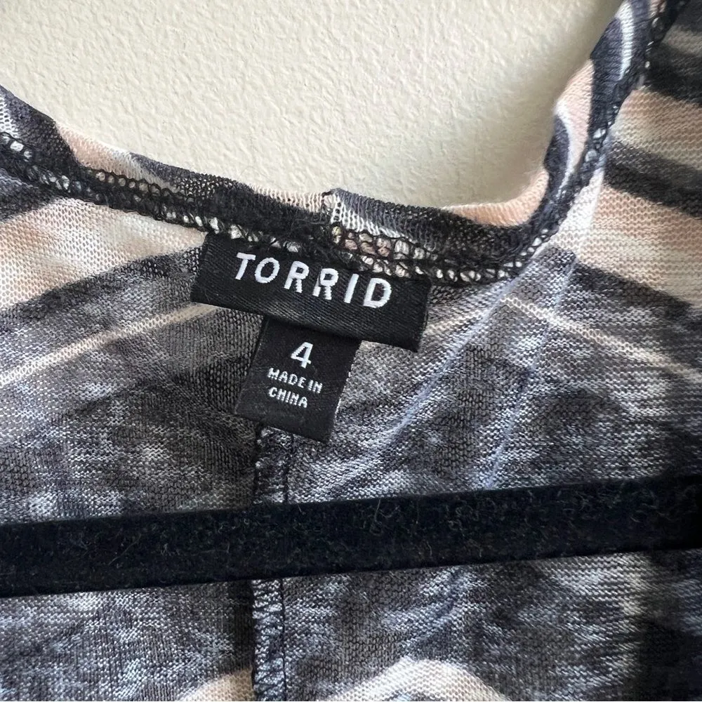 Torrid Black Chevron Short Sleeve Kimono Size 4 4x - Image 4