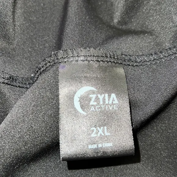 Zyia🦎Active Woman Black Tank Top🌵 - Image 5