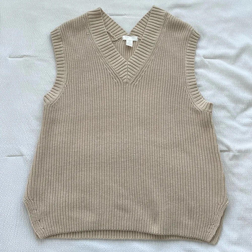 H&M  Sweater Vest - Image 3