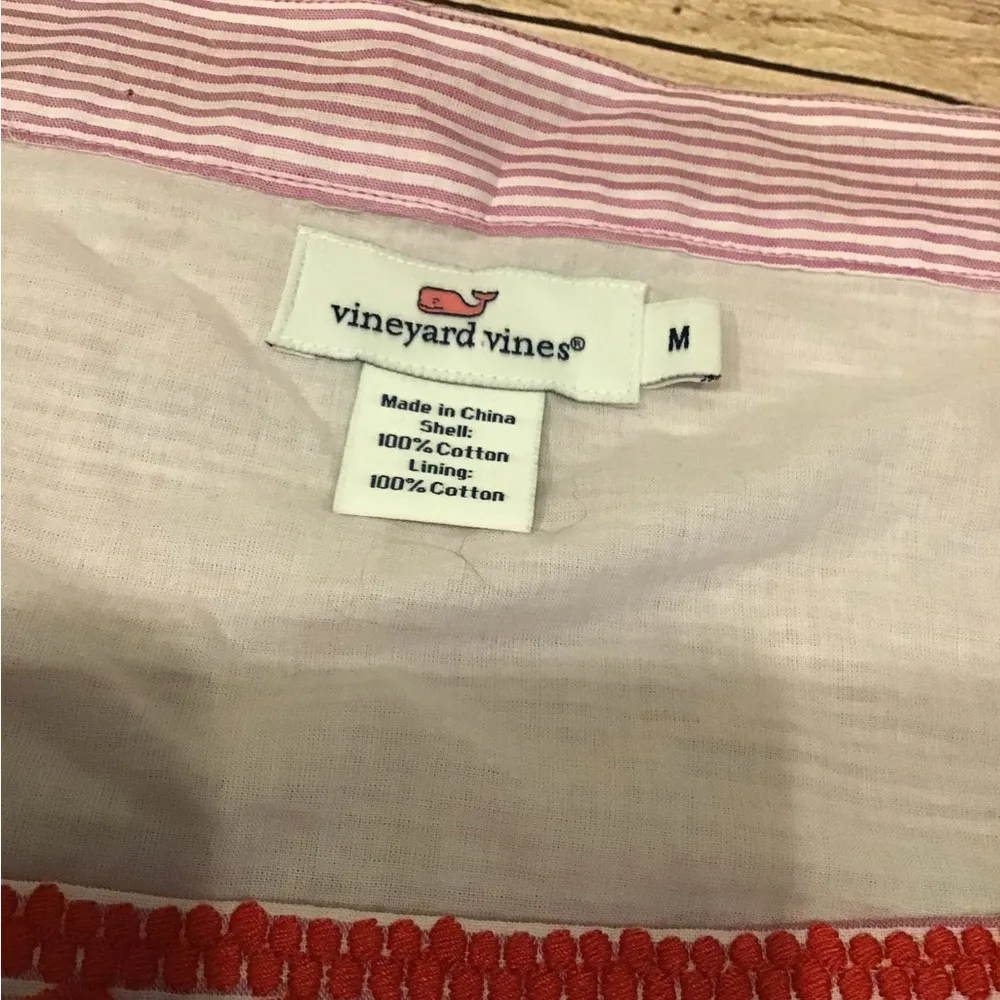 Vineyard vines embroidered striped blouse Size Medium - Image 4