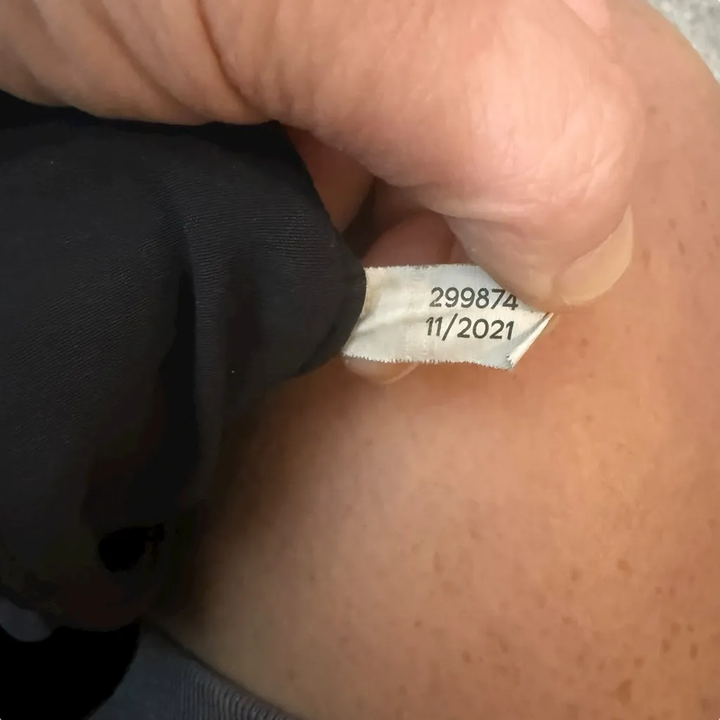 Outdoor Voices Women’s RecTrek Zip-Off Pants in Navy Blue Size XS - Image 13