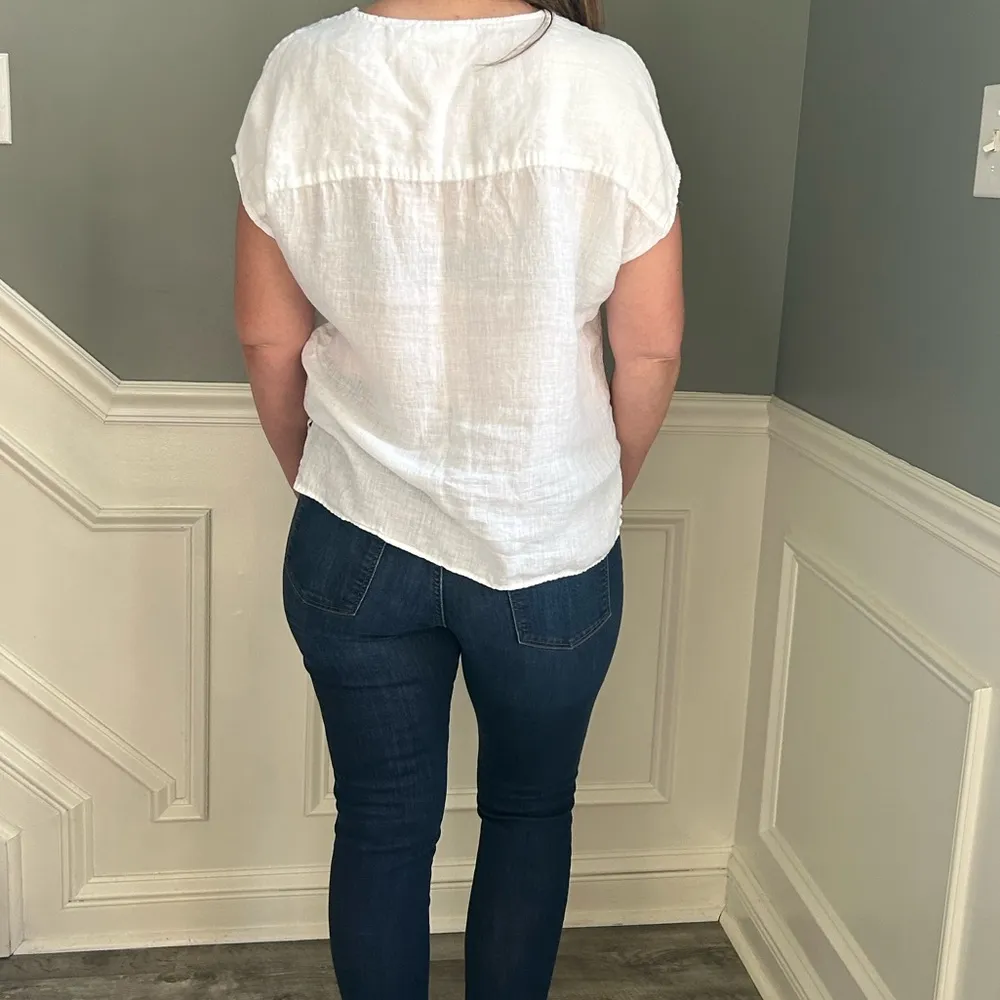 House of Harlow 100% linen top embroidered detail - Image 2