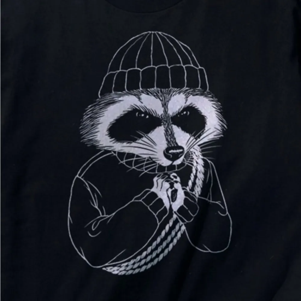 Vintage black T shirt with urban raccoon image Size L - Image 2
