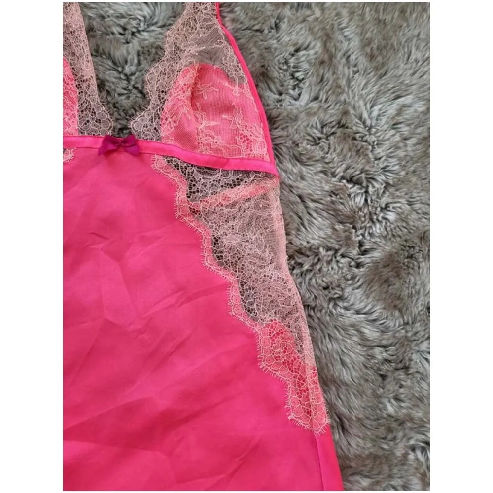 Victoria's Secret Lace Plunge Slip Hot Pink Size Small - Image 2